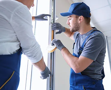 glass repair experts in Tamiami, FL