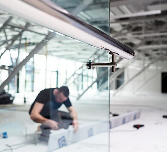 Tamiami, FL highly skilled glass repair technicians
